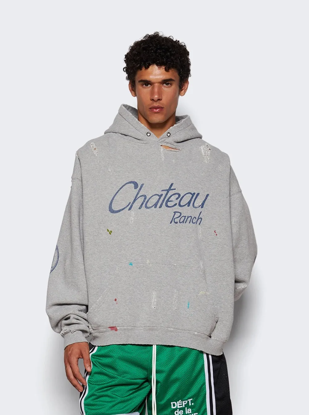 GALLERY DEPT. CHATEAU RANCH HOODIE/HEATER GRAY Horseshoe Winery Splashed Ink Destroyed Hoodie Washed Gray S-XL Assute Reactive Dyes Ready-made Horseshoe Fading Process Post-Fry Color Processing Super Heavy and Cumbersome Too Many Cuts and Hanging Wormhole Destruction Process➕Hand-Splashed Ink Very Time-consuming and Labor-intensive Correct Version Original Main Mark➕Large Main Mark➕Yellow Wash Mark The original BOXY short and wide version has not been changed at all. God-cut. Authentic level printing process. Post-washing treatment to show natural aging effect.